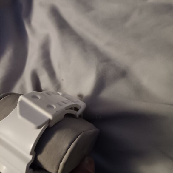 Mens white Gshock watch - Picture 3 of 7